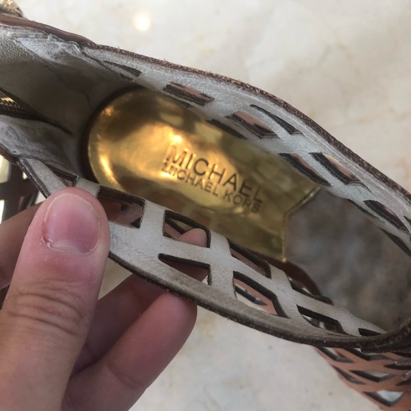 Michael Kors 36.5 Leather Heels Gorgeous Color - Picture 4 of 6